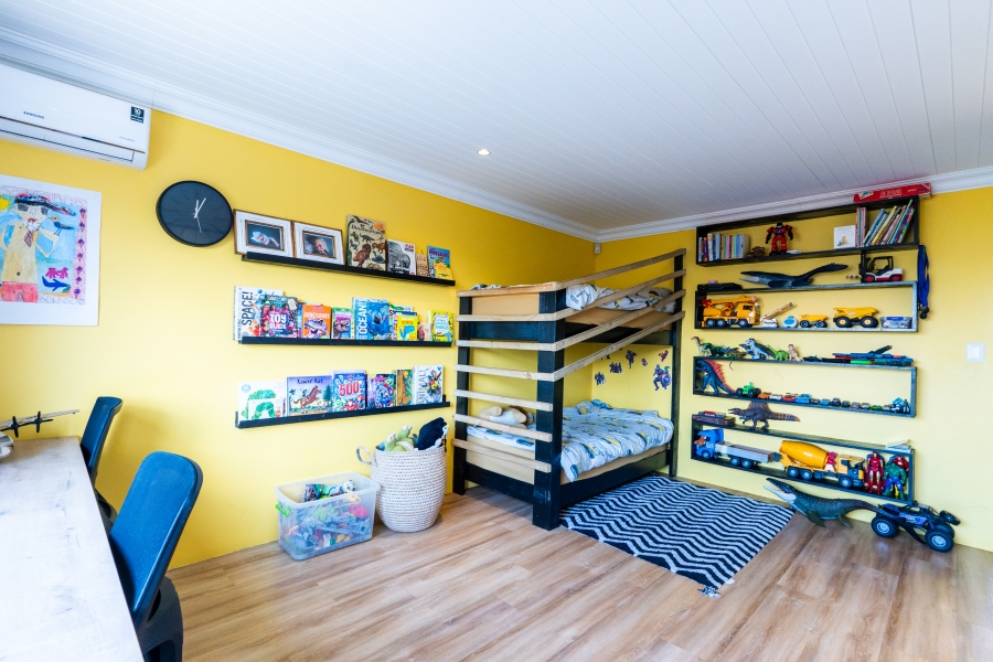 5 Bedroom Property for Sale in Van Riebeeckstrand Western Cape